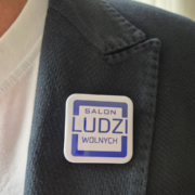 Przypinka z logiem Salonu Ludzi Wolnych - obrazek 2